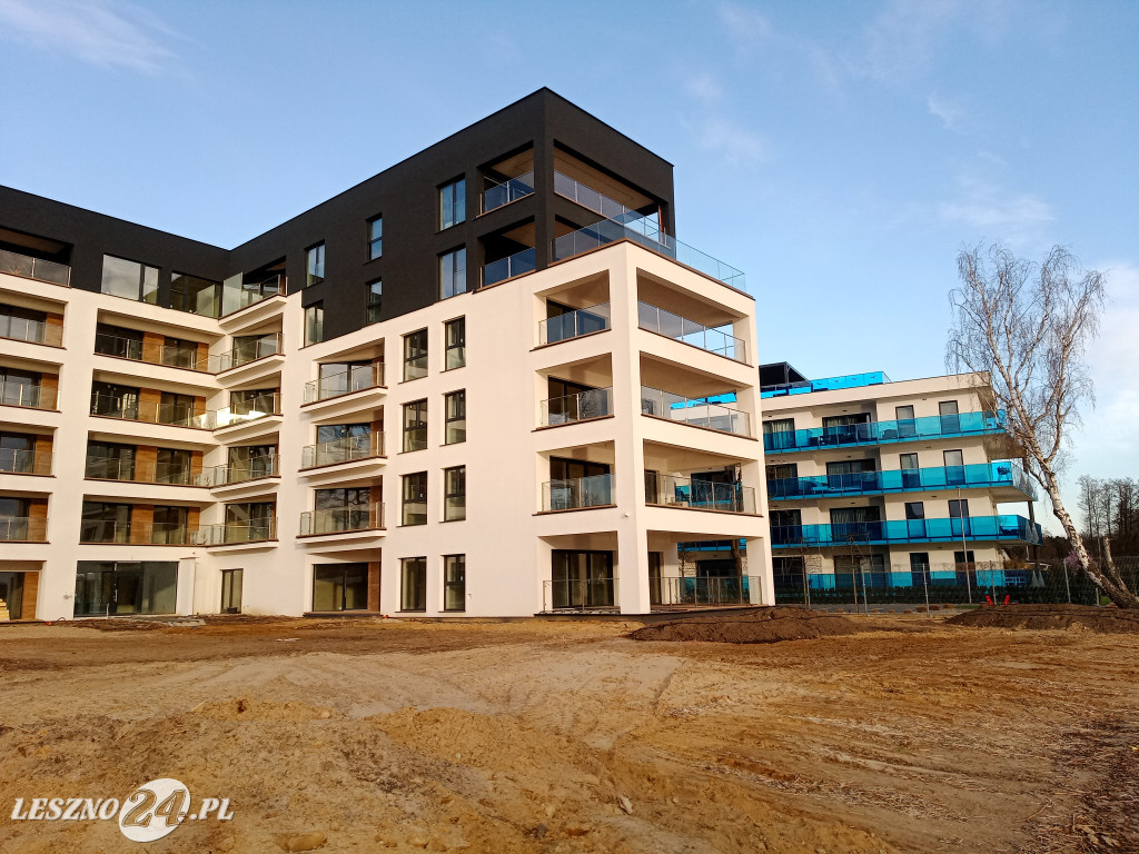 Apartamentowce nad Jeziorem Dominickim