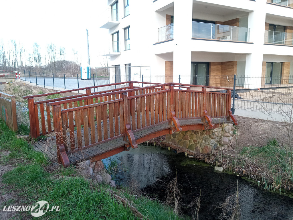 Apartamentowce nad Jeziorem Dominickim