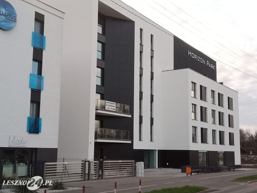 Apartamentowce nad Jeziorem Dominickim