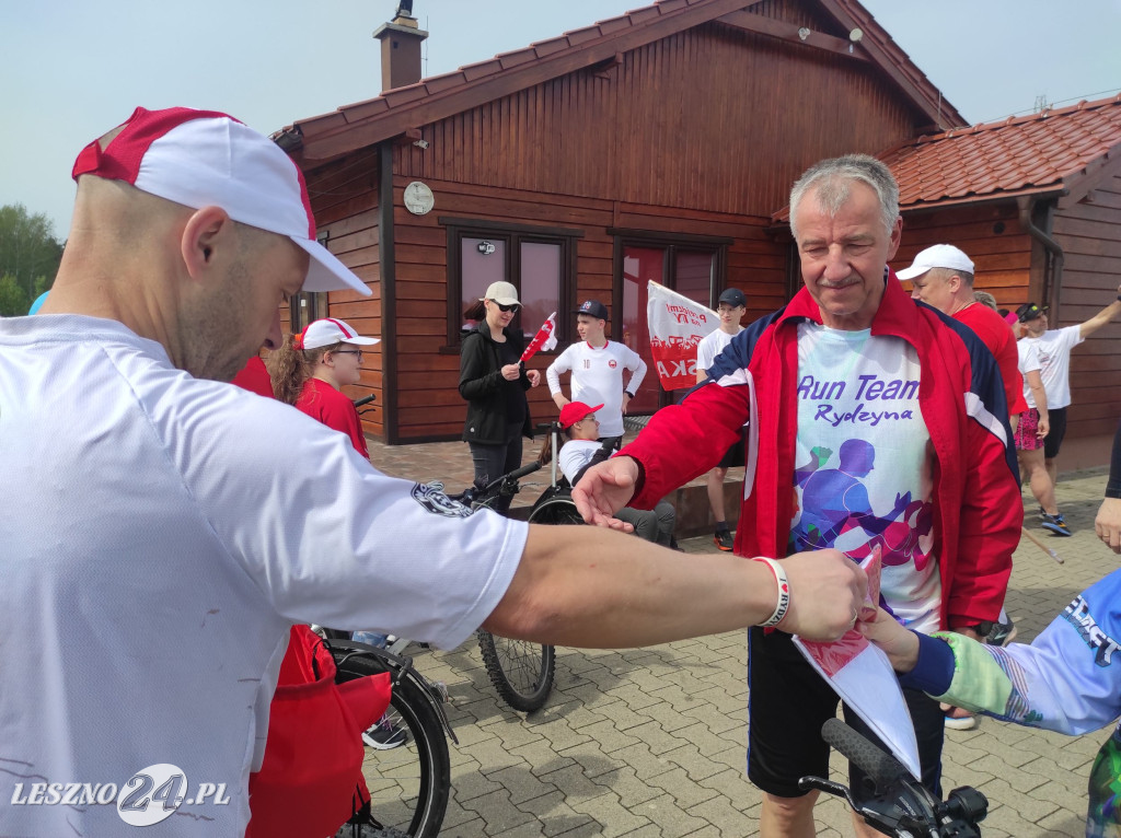 Symboliczne biało-czerwone okrążenie