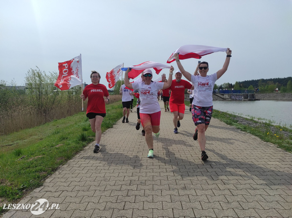 Symboliczne biało-czerwone okrążenie