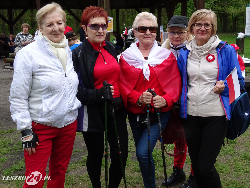 Bieg i marsz z flagą. Leszno, 2 maja 2023