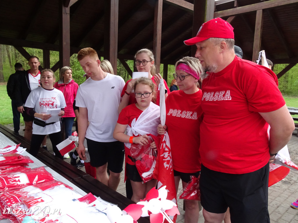Bieg i marsz z flagą. Leszno, 2 maja 2023