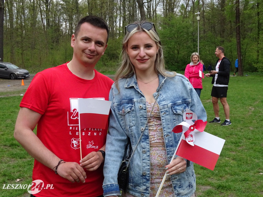 Bieg i marsz z flagą. Leszno, 2 maja 2023