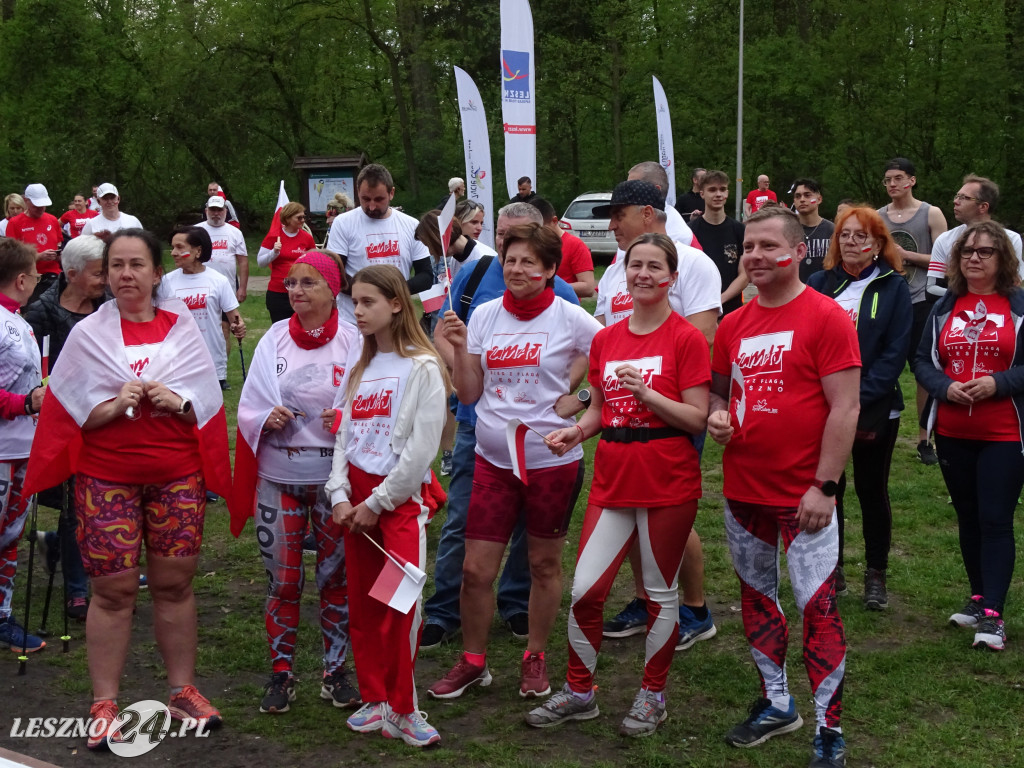 Bieg i marsz z flagą. Leszno, 2 maja 2023