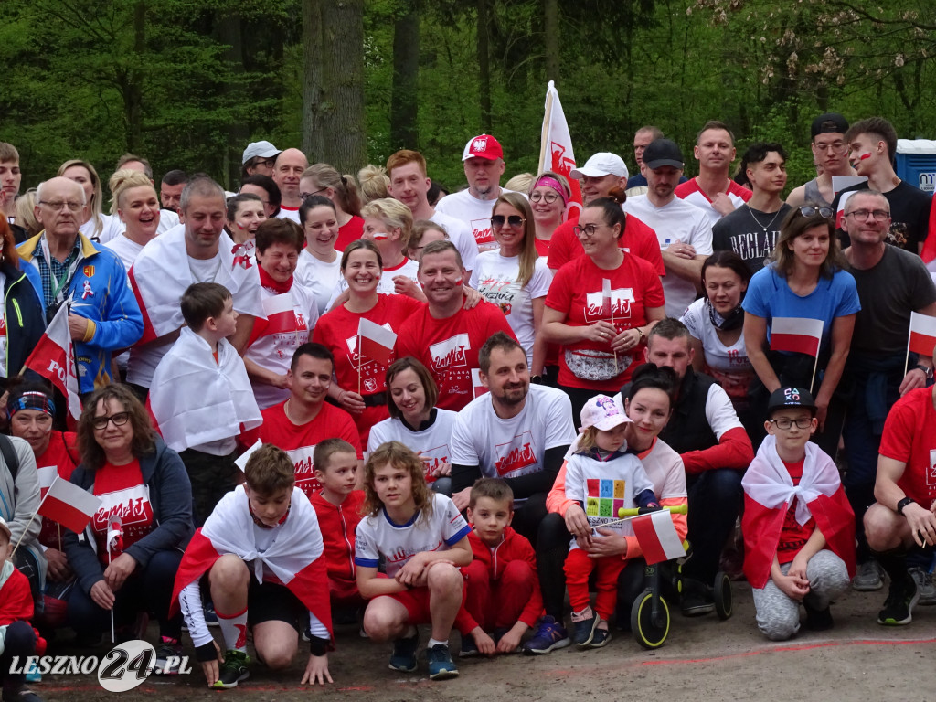 Bieg i marsz z flagą. Leszno, 2 maja 2023