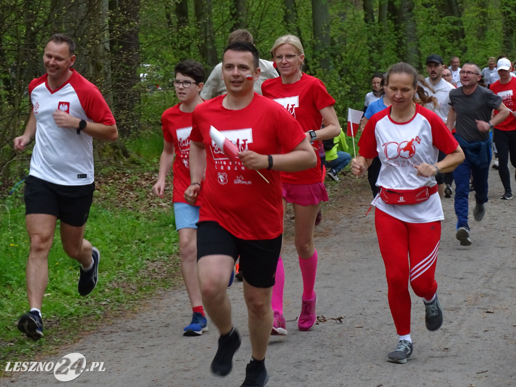Bieg i marsz z flagą. Leszno, 2 maja 2023