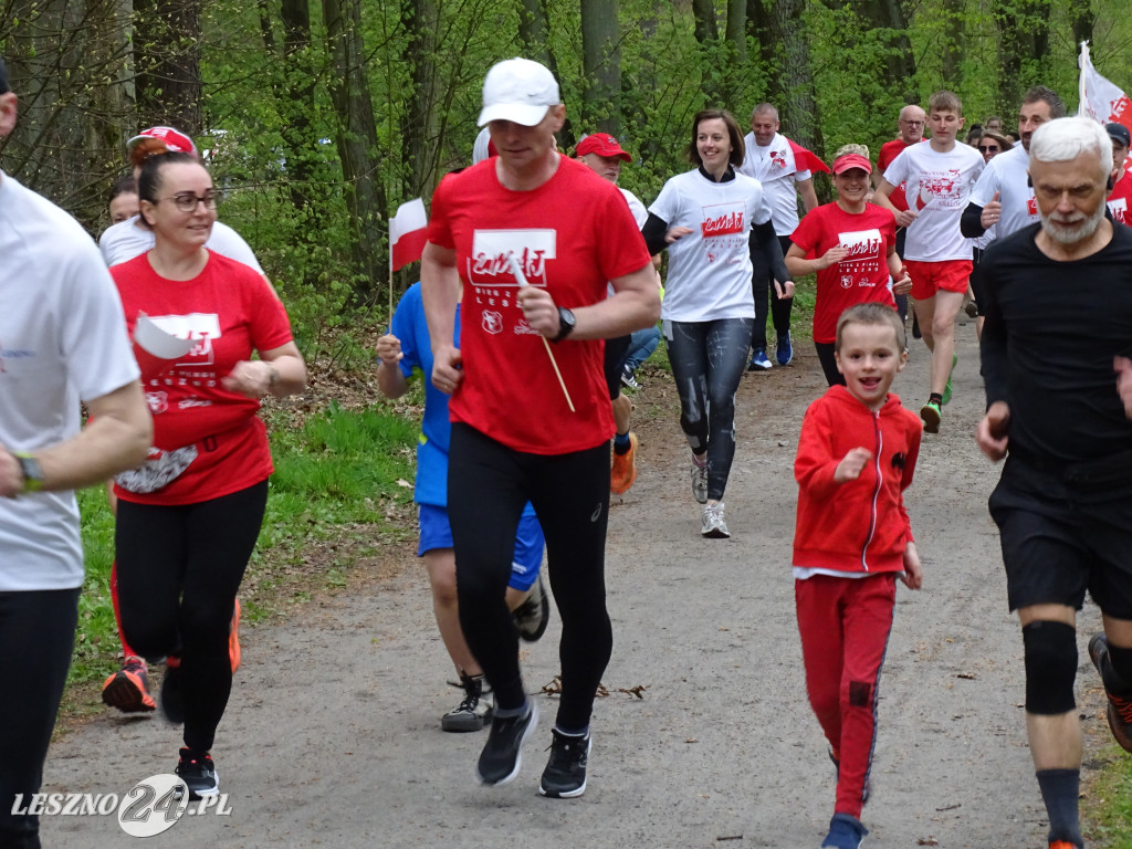 Bieg i marsz z flagą. Leszno, 2 maja 2023