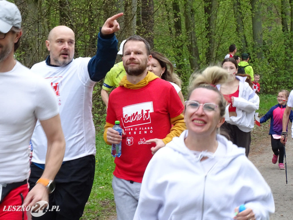 Bieg i marsz z flagą. Leszno, 2 maja 2023
