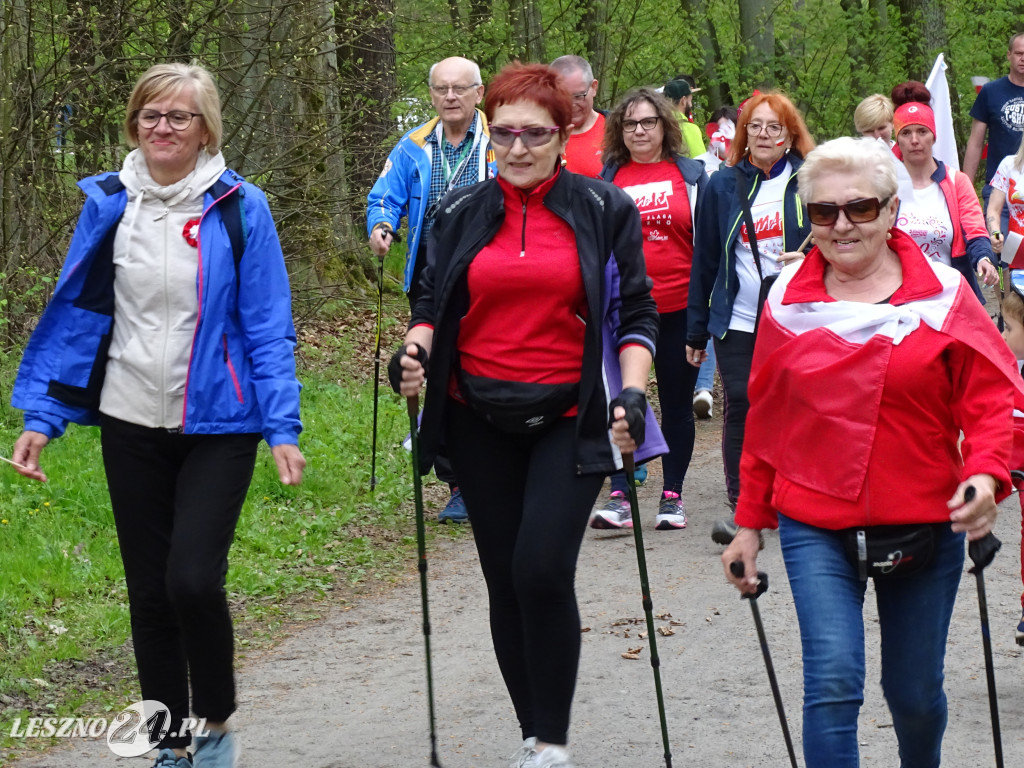 Bieg i marsz z flagą. Leszno, 2 maja 2023