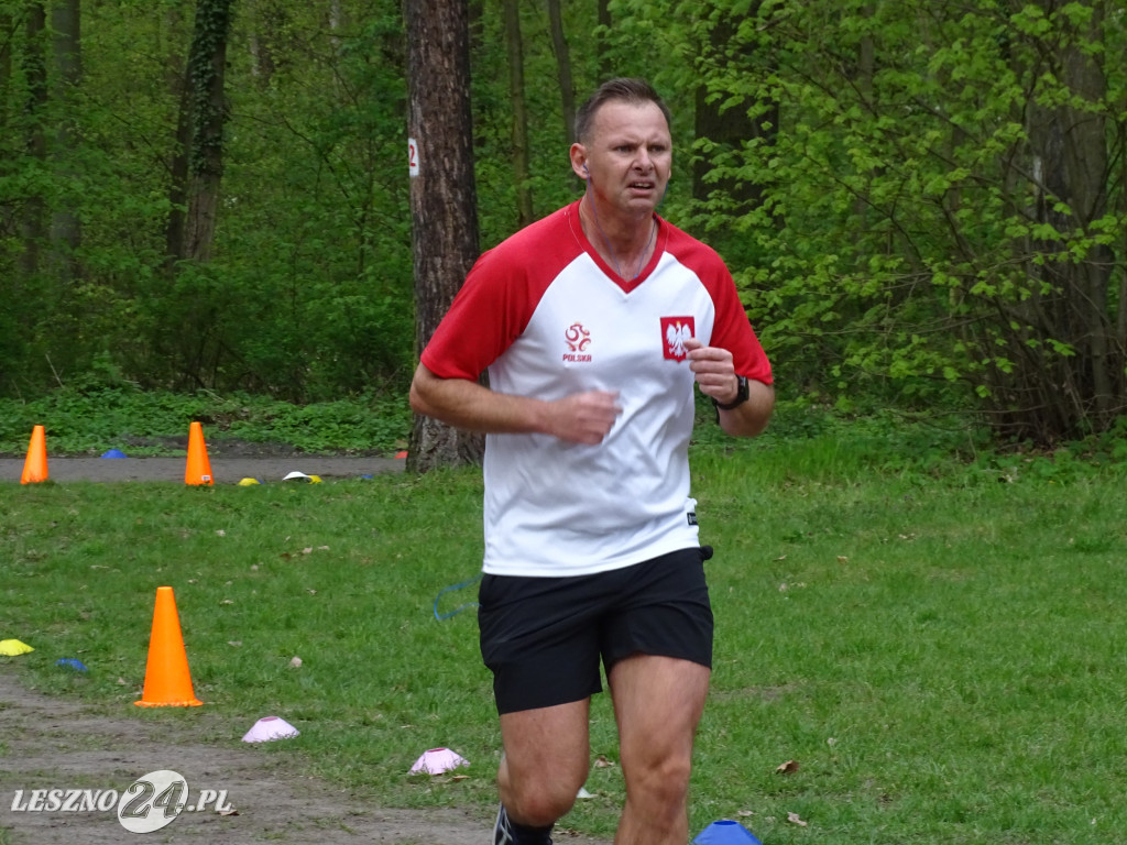 Bieg i marsz z flagą. Leszno, 2 maja 2023