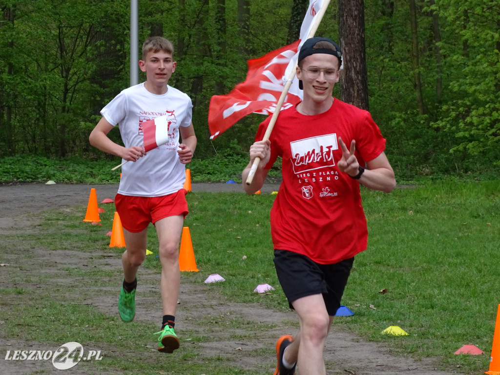Bieg i marsz z flagą. Leszno, 2 maja 2023