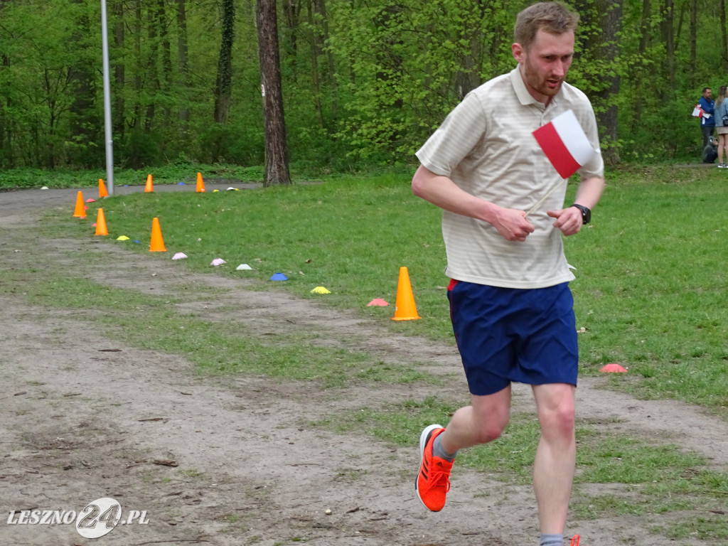 Bieg i marsz z flagą. Leszno, 2 maja 2023