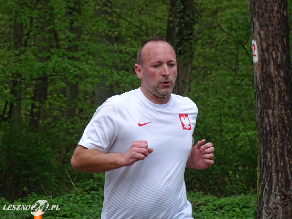 Bieg i marsz z flagą. Leszno, 2 maja 2023