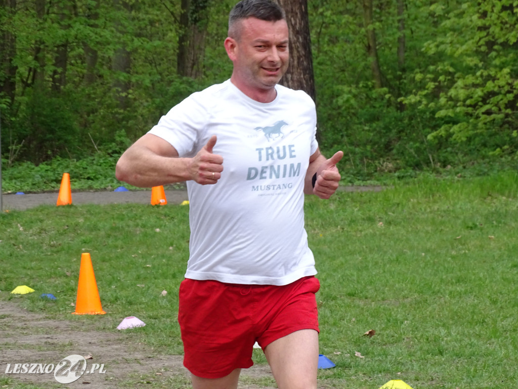 Bieg i marsz z flagą. Leszno, 2 maja 2023