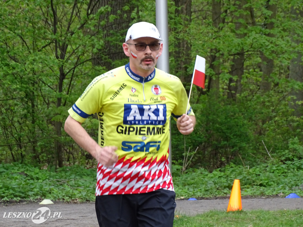Bieg i marsz z flagą. Leszno, 2 maja 2023
