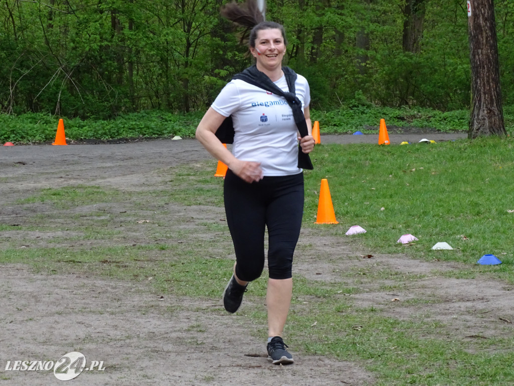 Bieg i marsz z flagą. Leszno, 2 maja 2023