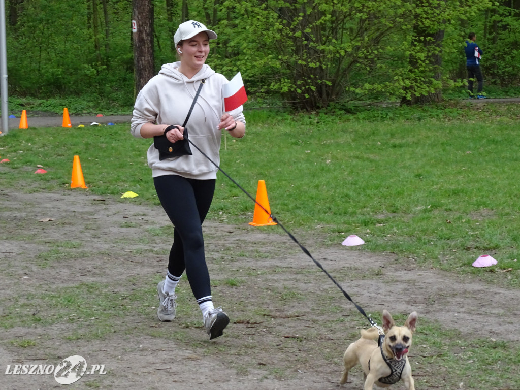 Bieg i marsz z flagą. Leszno, 2 maja 2023