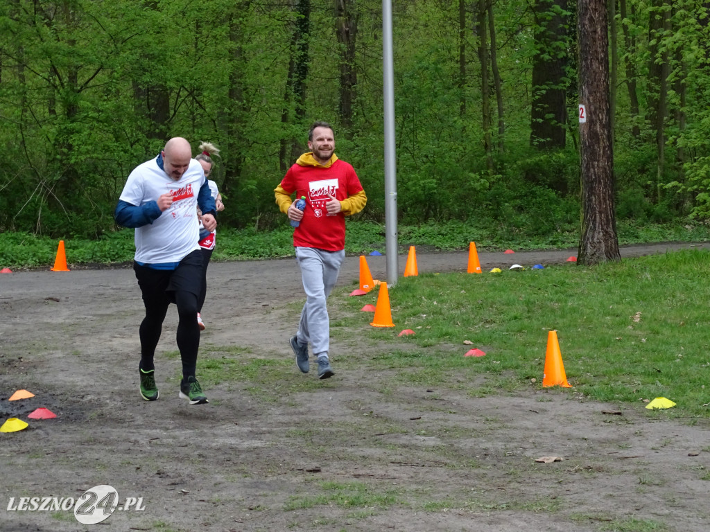 Bieg i marsz z flagą. Leszno, 2 maja 2023