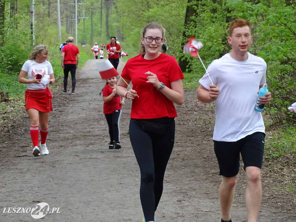 Bieg i marsz z flagą. Leszno, 2 maja 2023