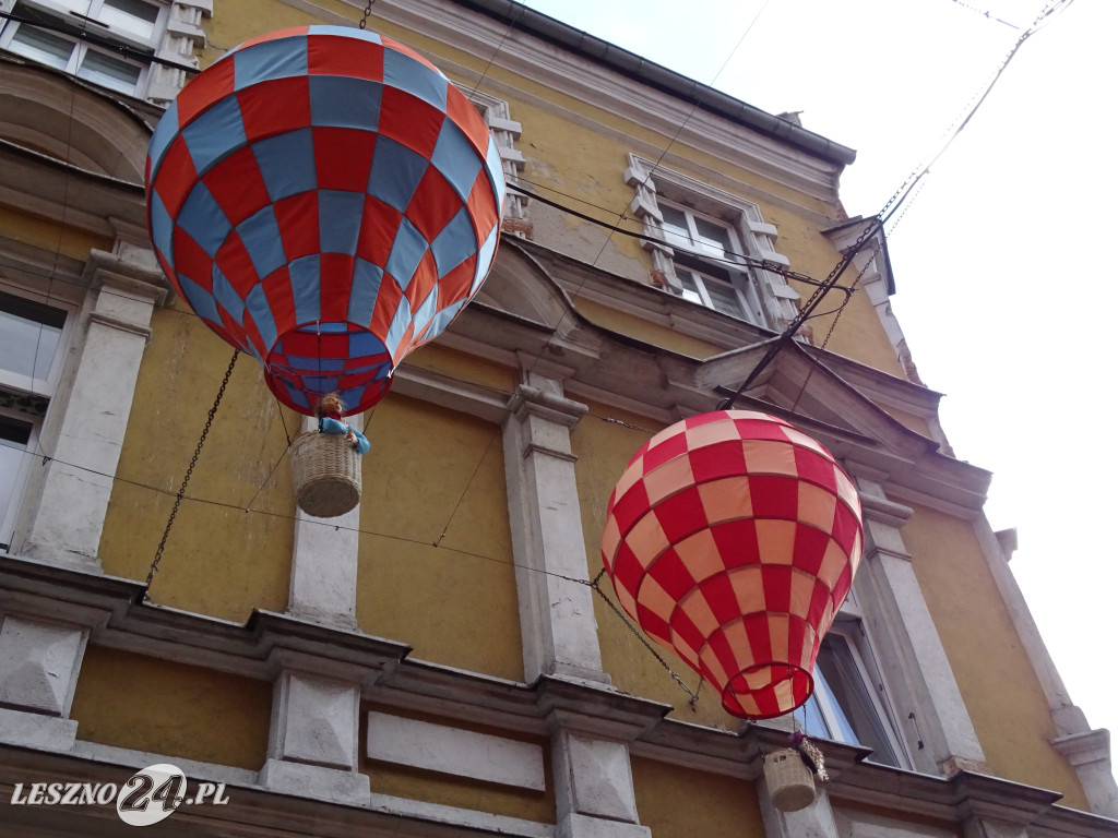 Leszno. Balony nad ulicą Wróblewskiego