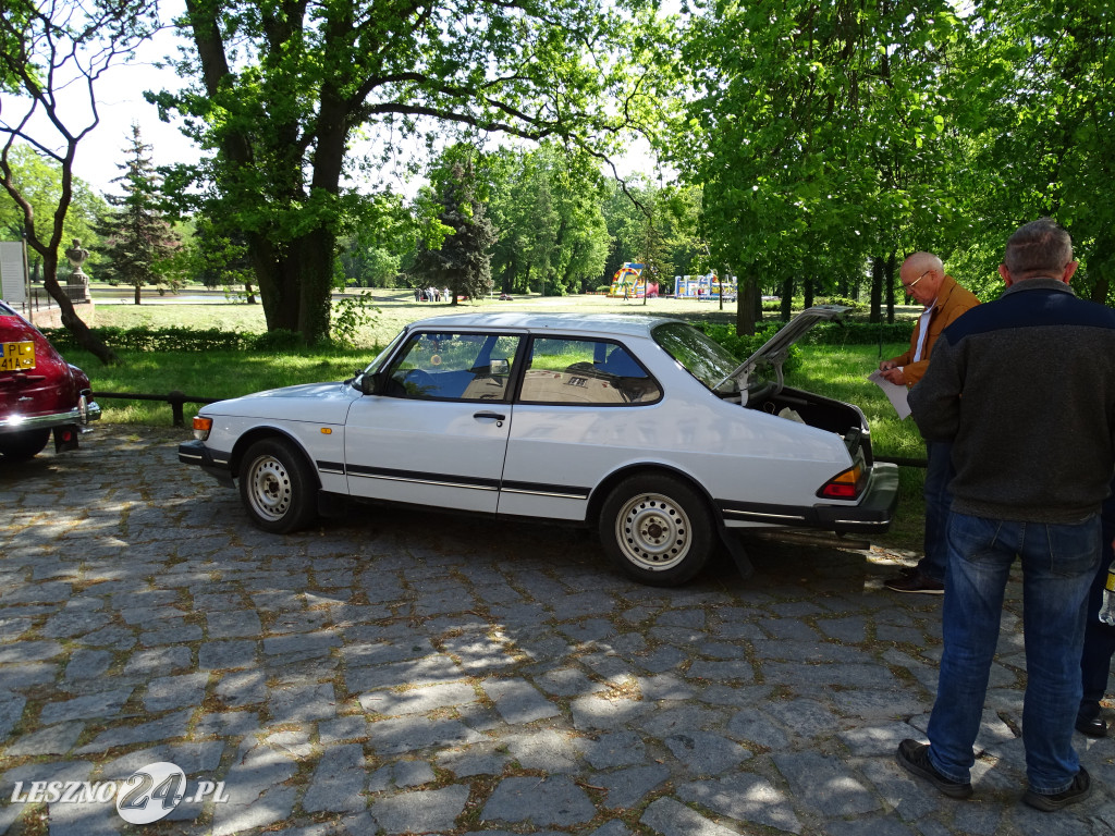 Zabytkowe pojazdy zjechały do Rydzyny