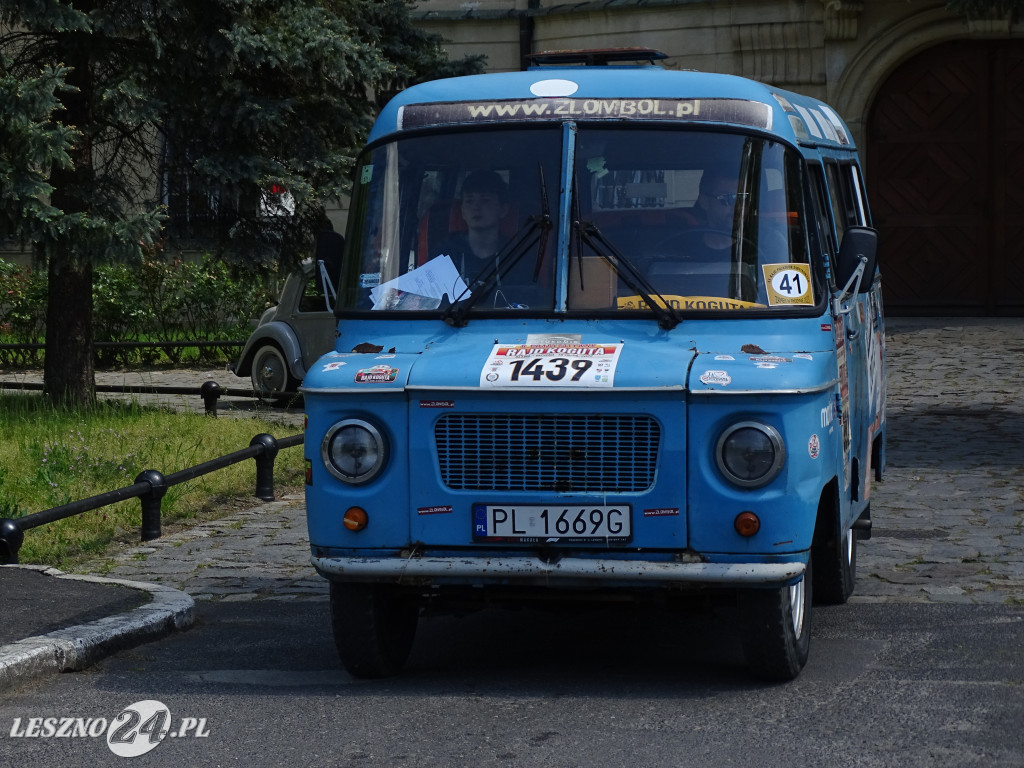Zabytkowe pojazdy zjechały do Rydzyny