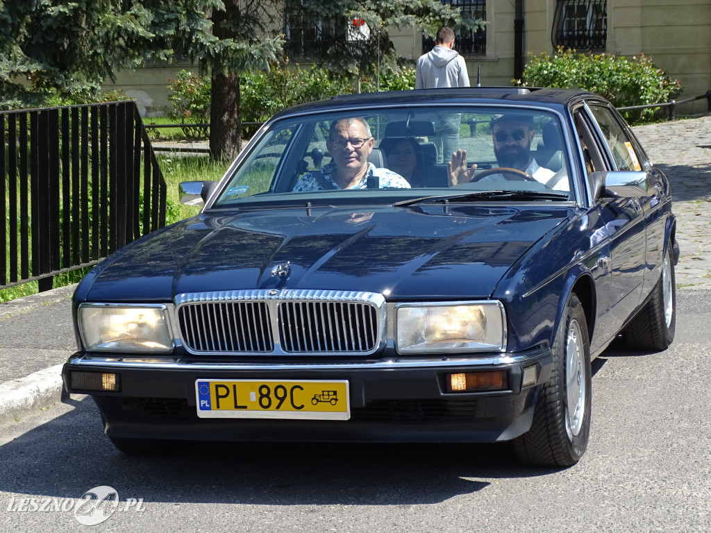 Zabytkowe pojazdy zjechały do Rydzyny