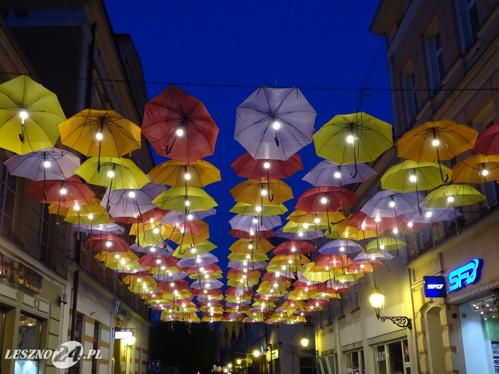 Leszno 2023 nocą. Jest pięknie!