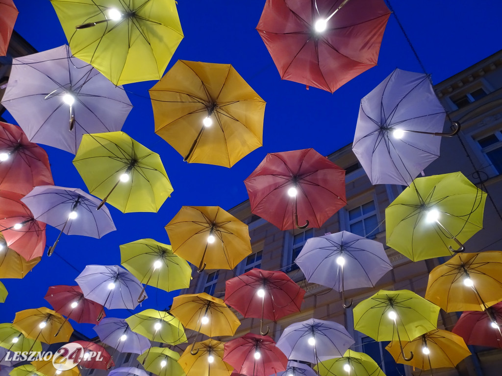 Leszno 2023 nocą. Jest pięknie!