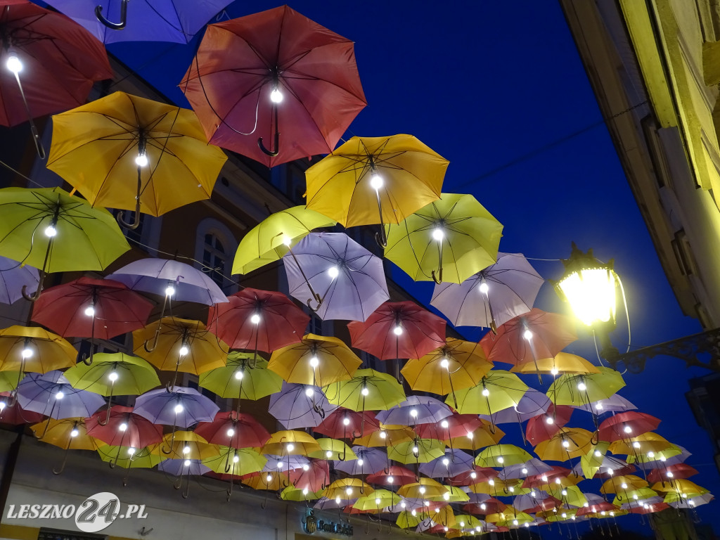 Leszno 2023 nocą. Jest pięknie!