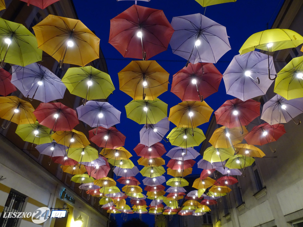 Leszno 2023 nocą. Jest pięknie!