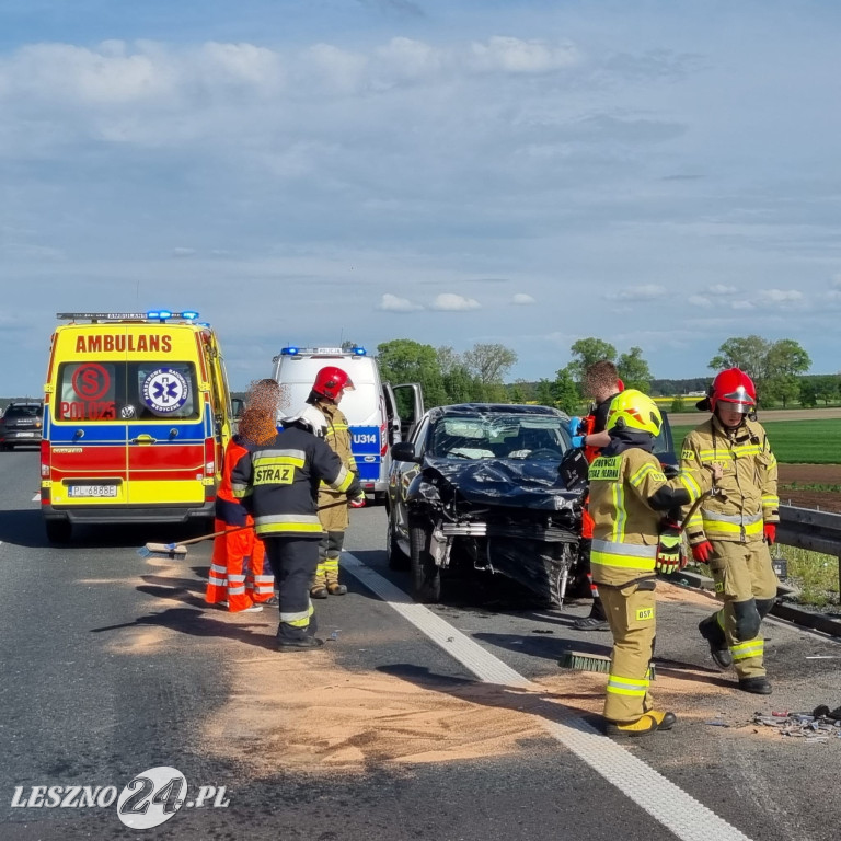 Samochód dachował na ekspresówce