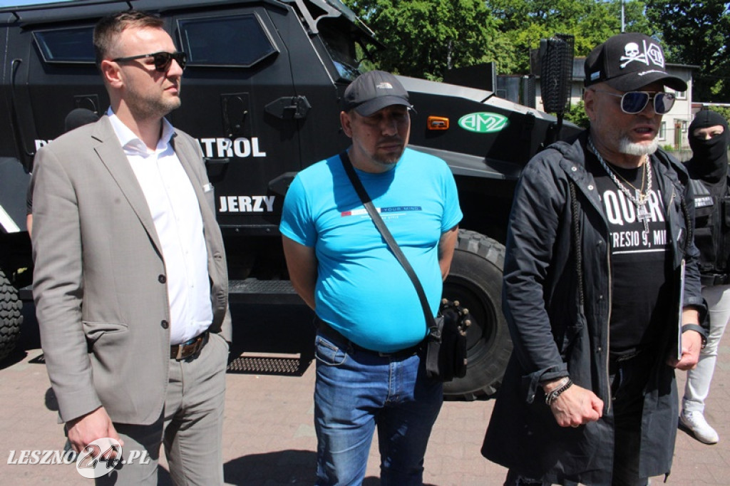 Detektyw Rutkowski przywiózł policji winnego?