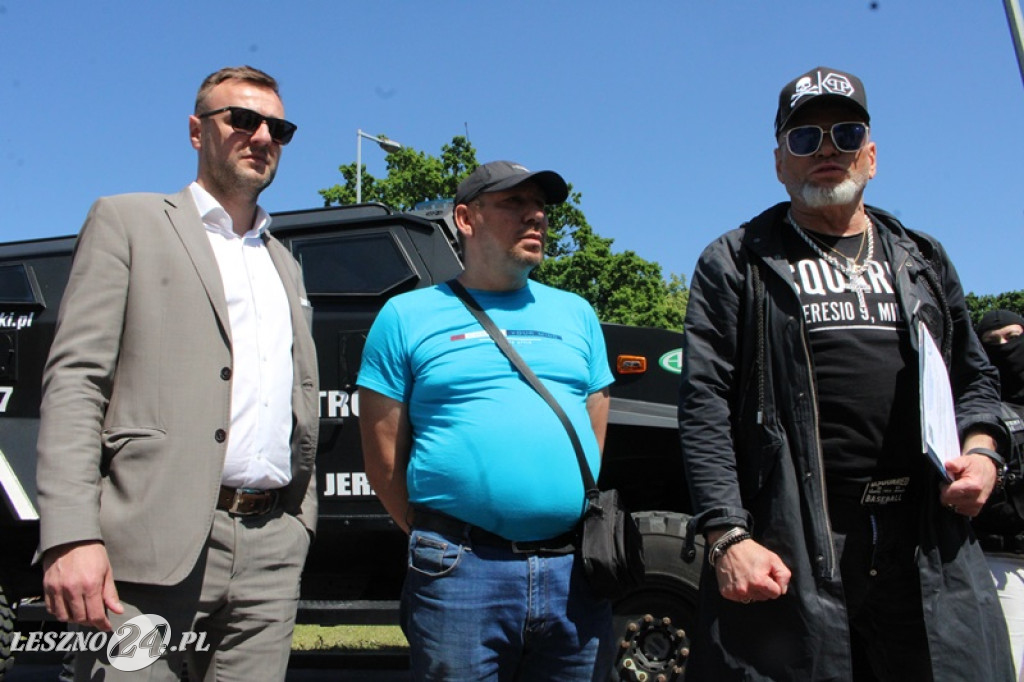 Detektyw Rutkowski przywiózł policji winnego?