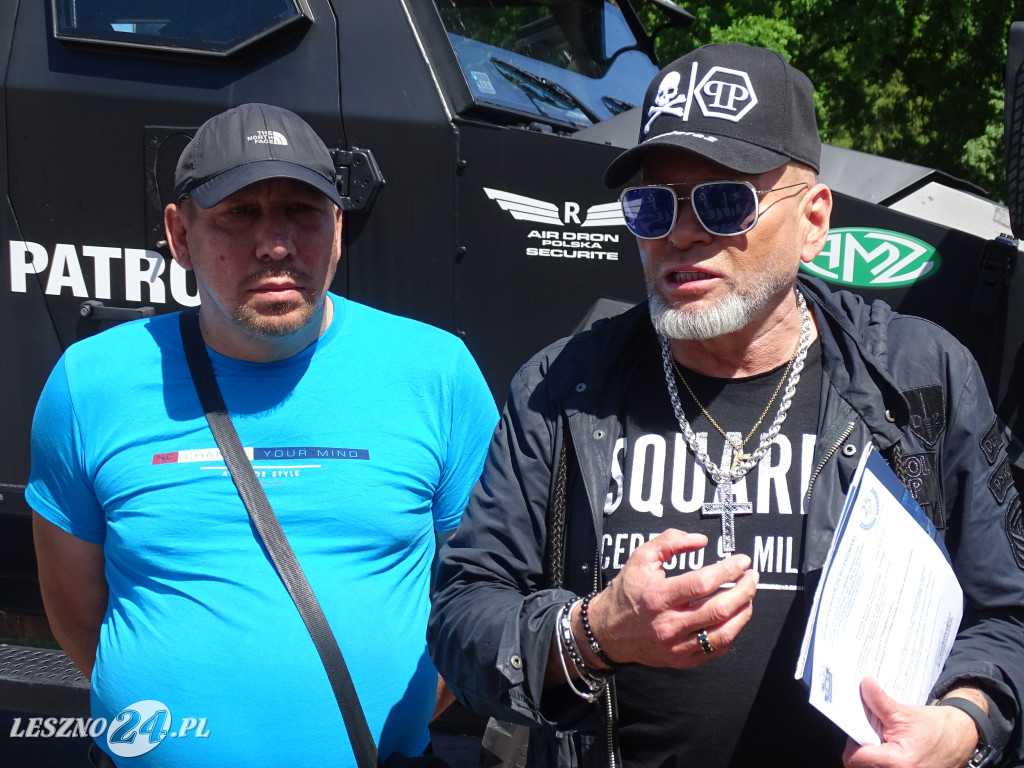 Detektyw Rutkowski przywiózł policji winnego?