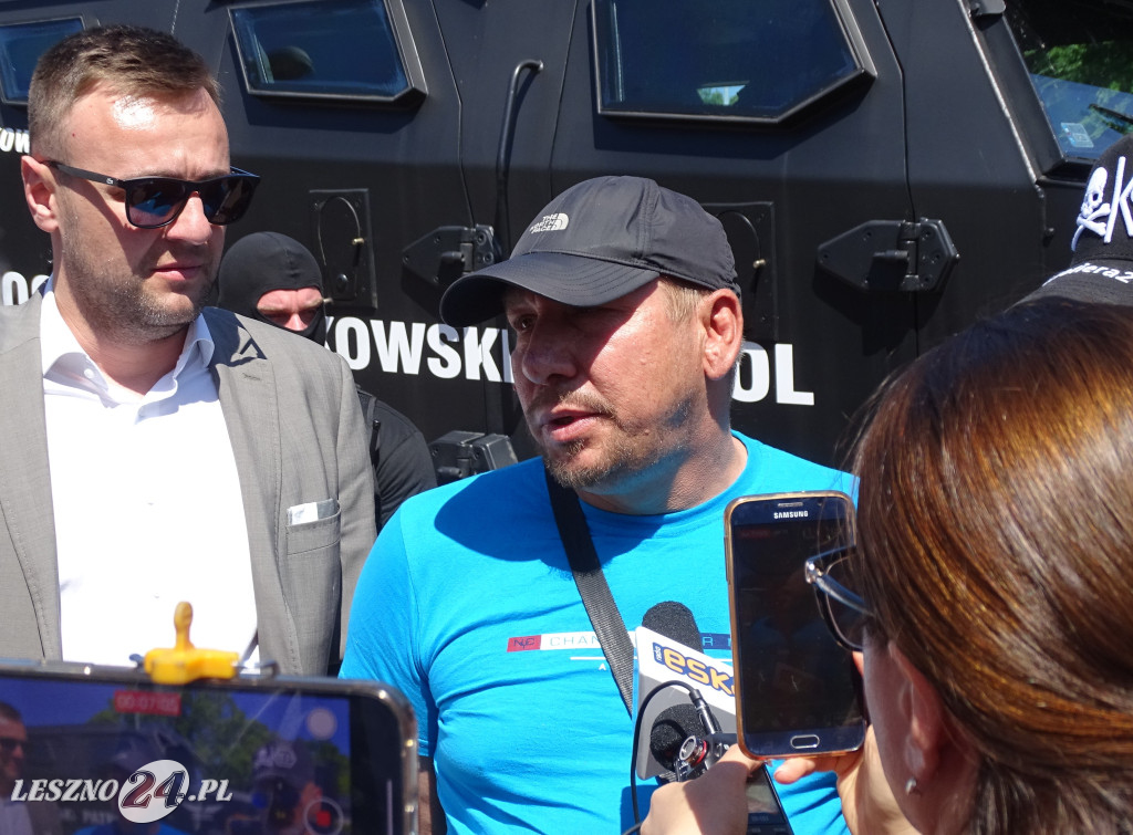 Detektyw Rutkowski przywiózł policji winnego?