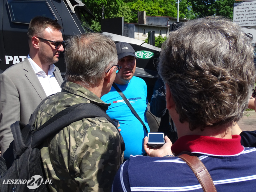 Detektyw Rutkowski przywiózł policji winnego?