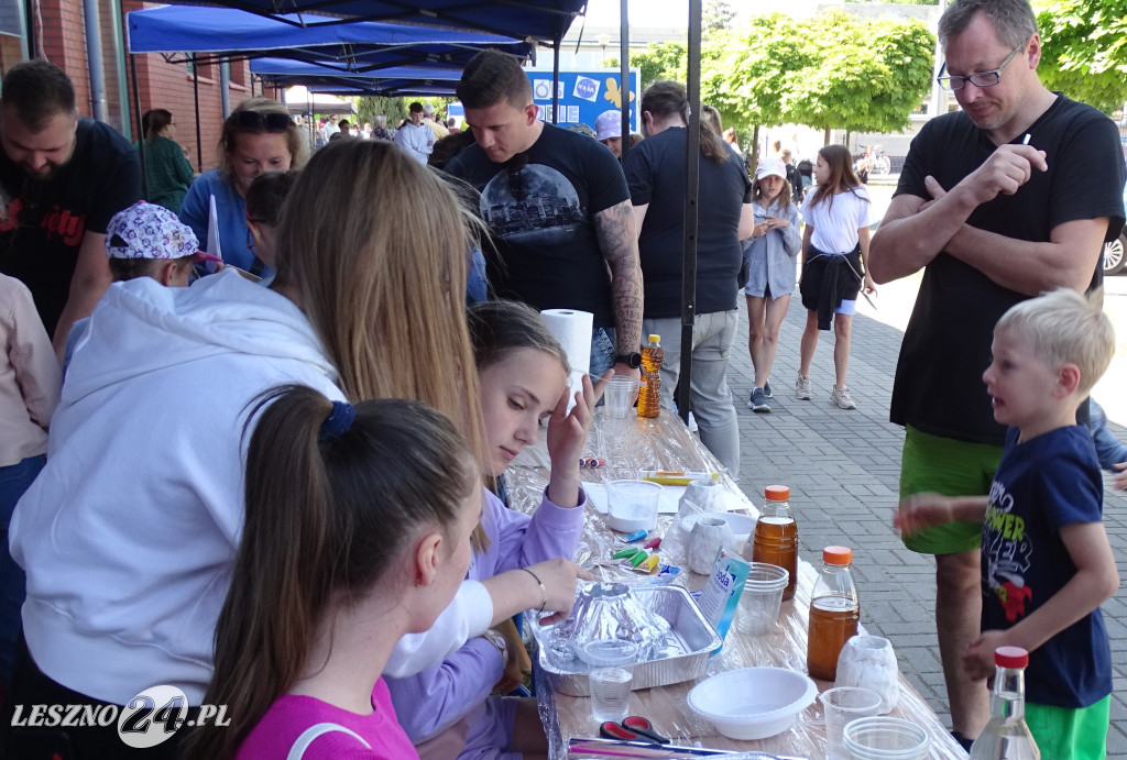 Rodzinny Piknik Naukowy w SP 9 w Lesznie