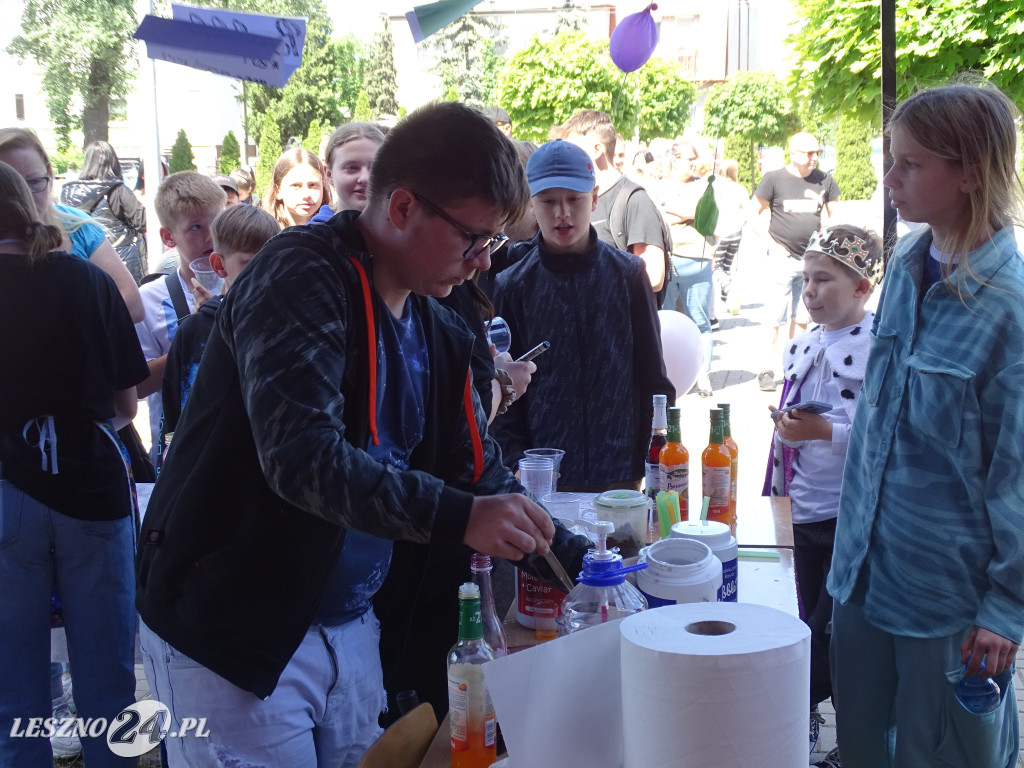 Rodzinny Piknik Naukowy w SP 9 w Lesznie