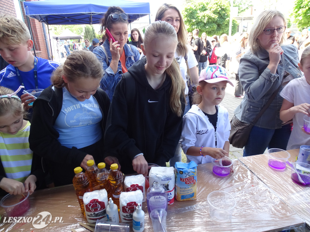 Rodzinny Piknik Naukowy w SP 9 w Lesznie