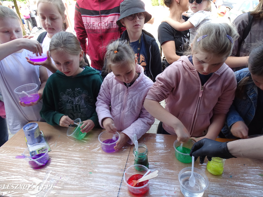 Rodzinny Piknik Naukowy w SP 9 w Lesznie