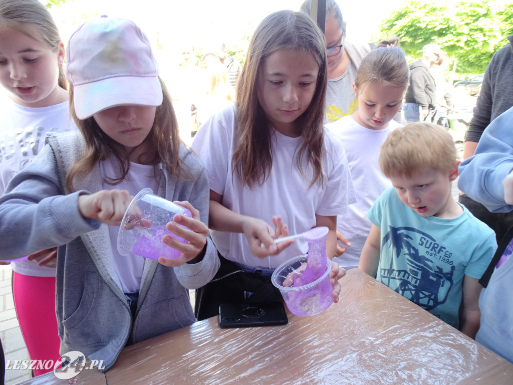 Rodzinny Piknik Naukowy w SP 9 w Lesznie