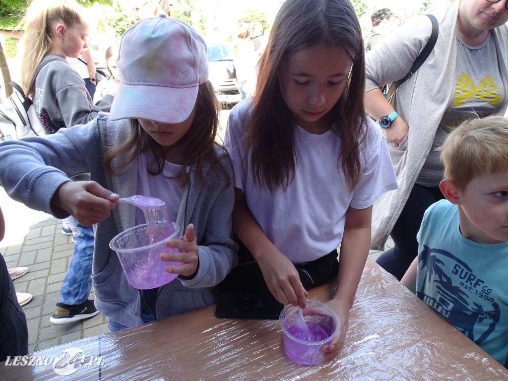Rodzinny Piknik Naukowy w SP 9 w Lesznie