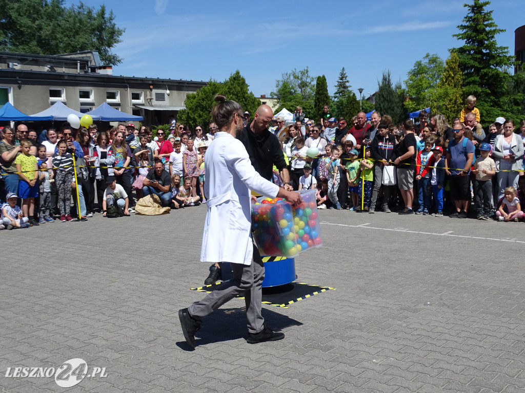 Rodzinny Piknik Naukowy w SP 9 w Lesznie