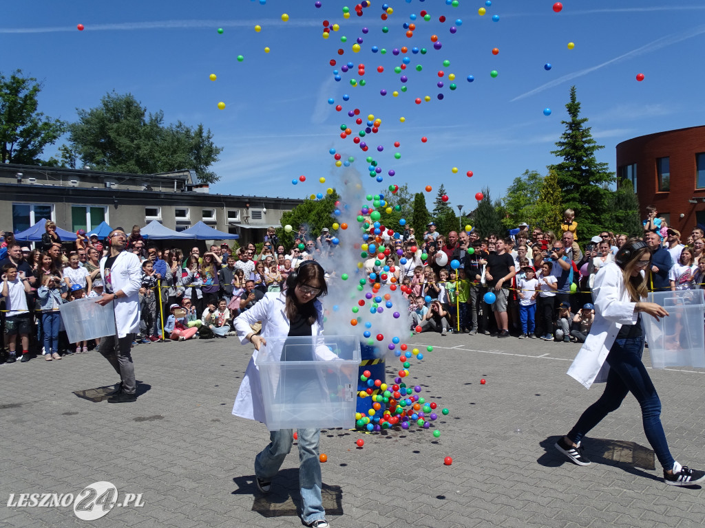 Rodzinny Piknik Naukowy w SP 9 w Lesznie