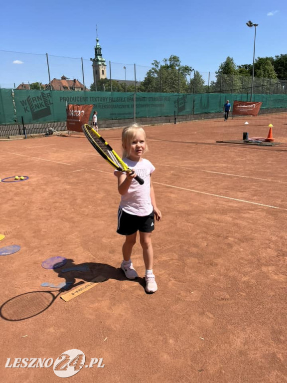 Sportowy piknk na kortach
