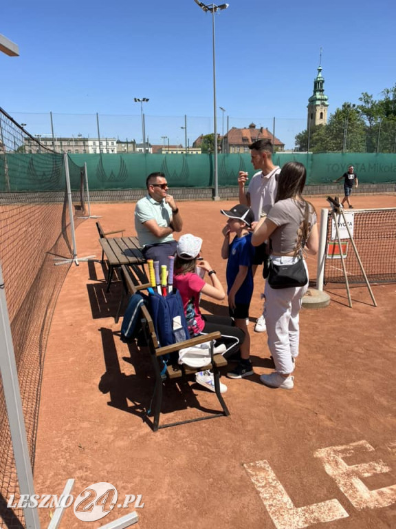 Sportowy piknk na kortach