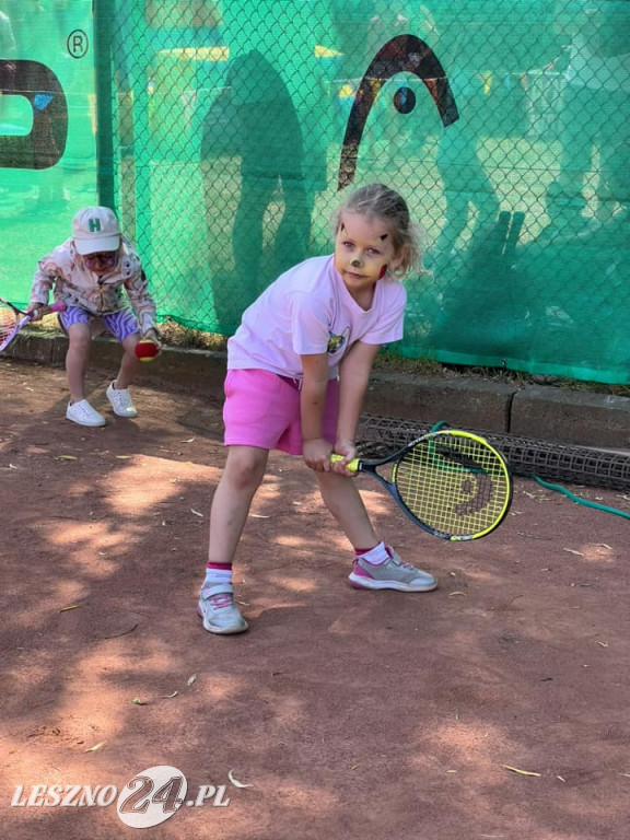 Sportowy piknk na kortach