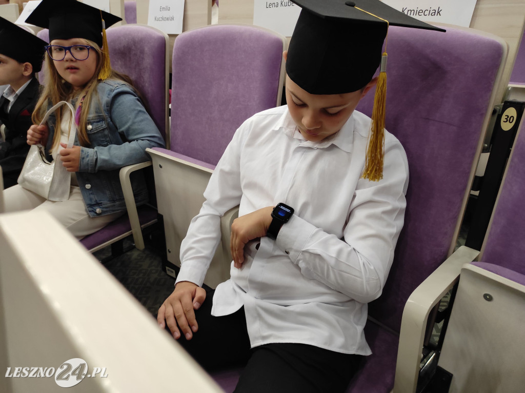 Absolutorium bardzo młodych studentów